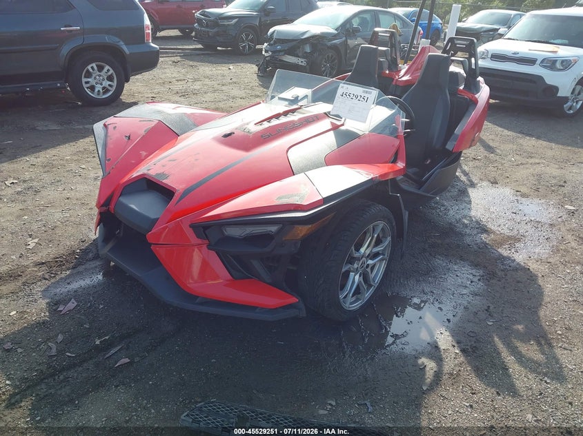 2021 POLARIS SLINGSHOT auction photo 2
