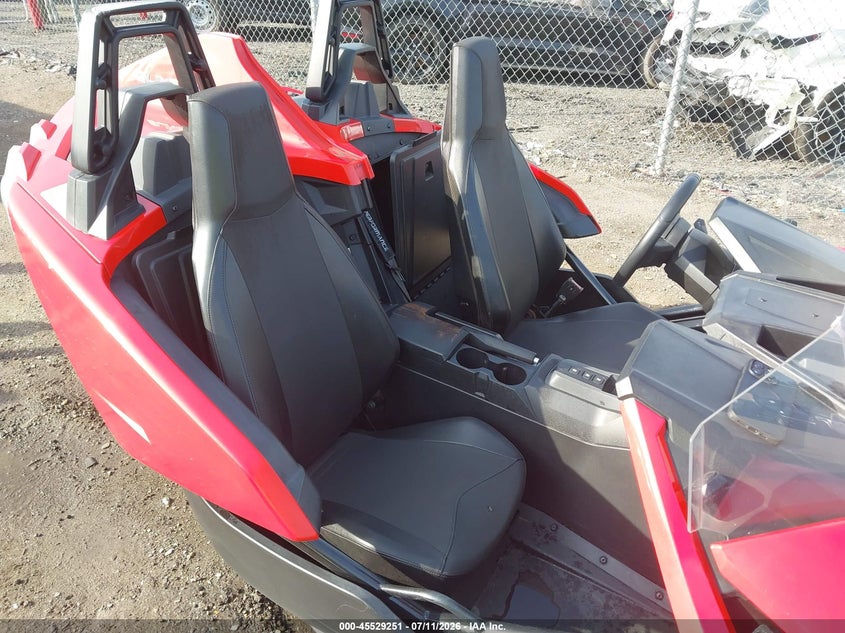 2021 POLARIS SLINGSHOT auction photo 5