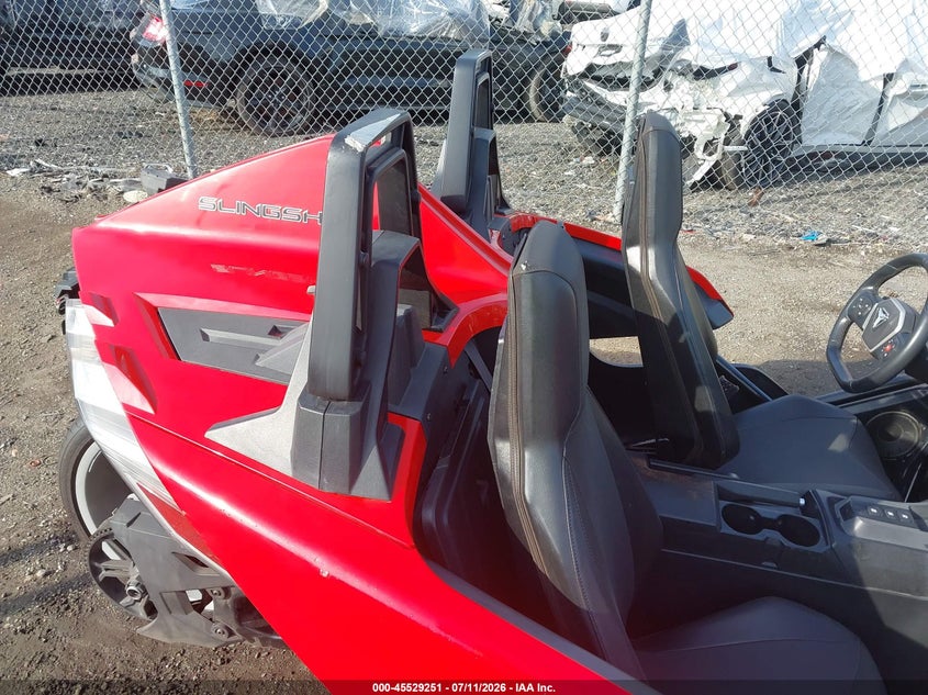 2021 POLARIS SLINGSHOT auction photo 8