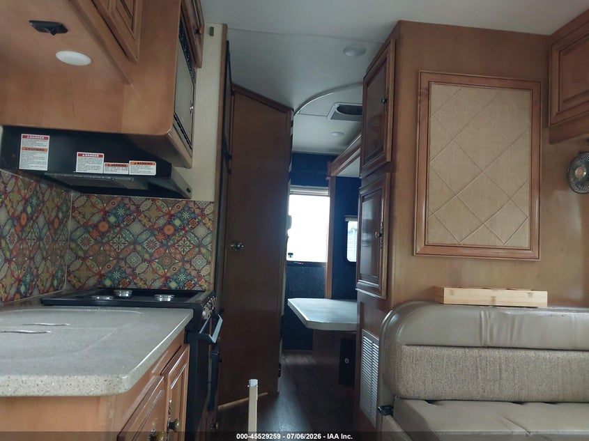 2017 FORD E-450 CUTAWAY auction photo 6