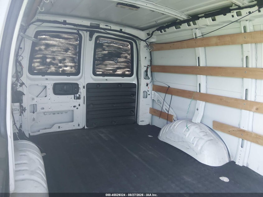 2017 GMC SAVANA 2500 auction photo 8