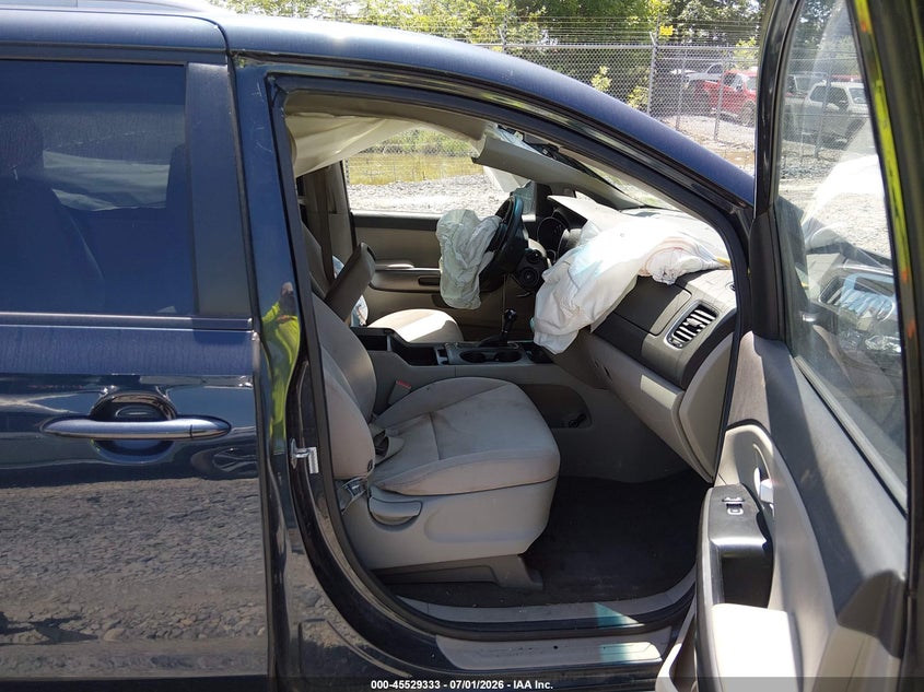 2015 KIA SEDONA auction photo 5
