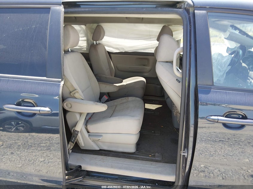 2015 KIA SEDONA auction photo 8