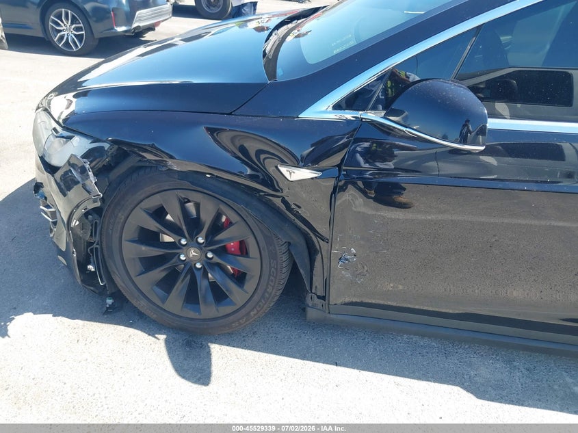 2016 Tesla Model X 75D/P100D/P90D VIN: 5YJXCBE46GF000206 Lot: 45529339