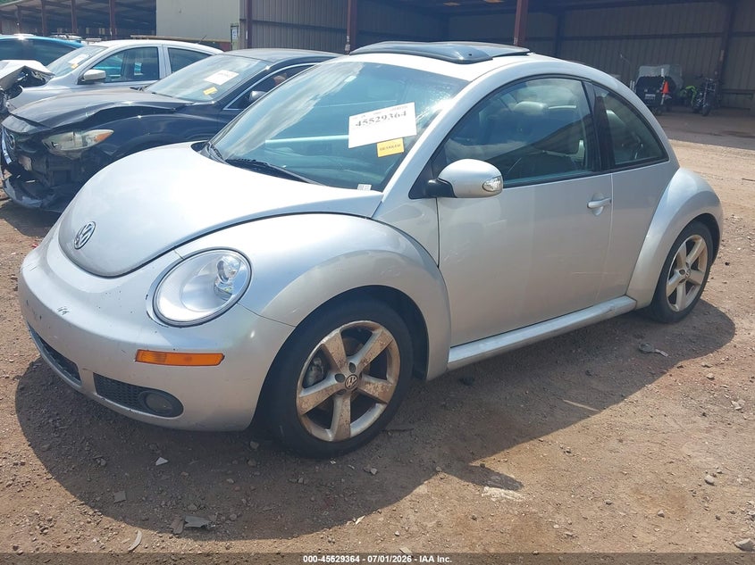 2007 VOLKSWAGEN NEW BEETLE COUPE auction photo 2