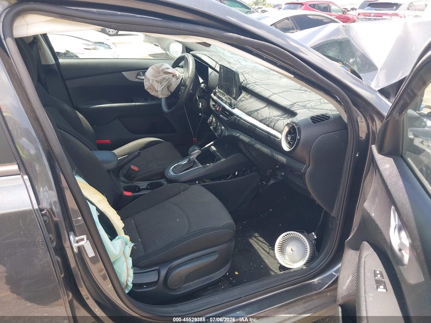 2022 KIA FORTE auction photo 5