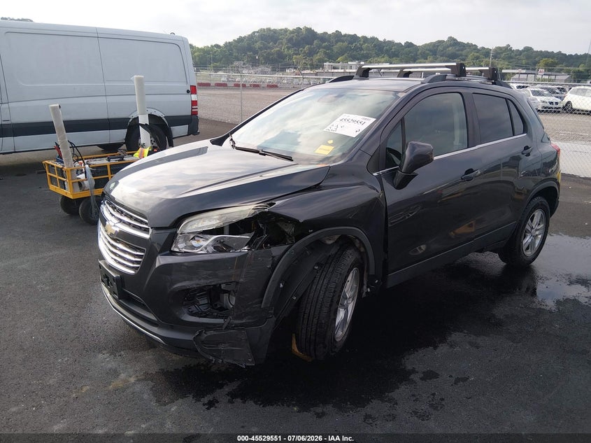 2016 CHEVROLET TRAX auction photo 2
