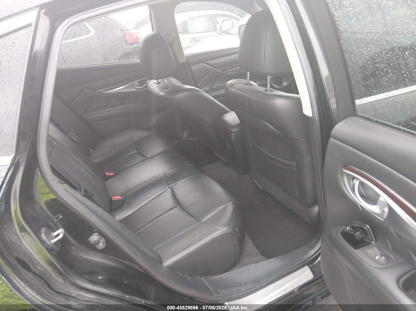 2011 INFINITI M37X auction photo 8