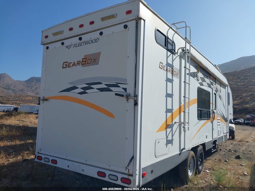 2005 FLEETWOOD GEARBOX 335FS auction photo 4