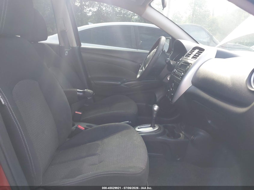 2017 NISSAN VERSA auction photo 5