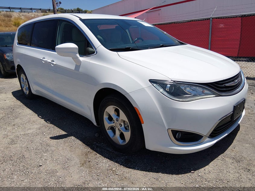 Vin: 2c4rc1h71hr797463, lot: 46028202, chrysler pacifica hybrid touring plus 2017 img_1