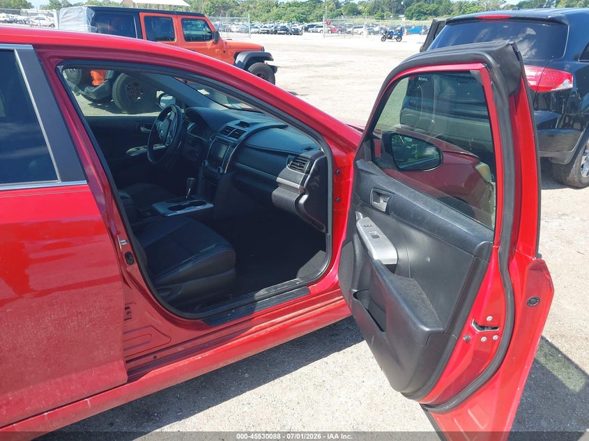 2014 TOYOTA CAMRY auction photo 5