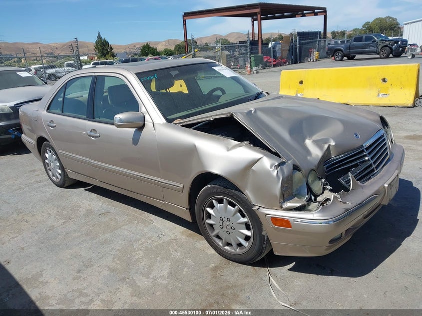 2001 MERCEDES-BENZ E 320 auction photo 1