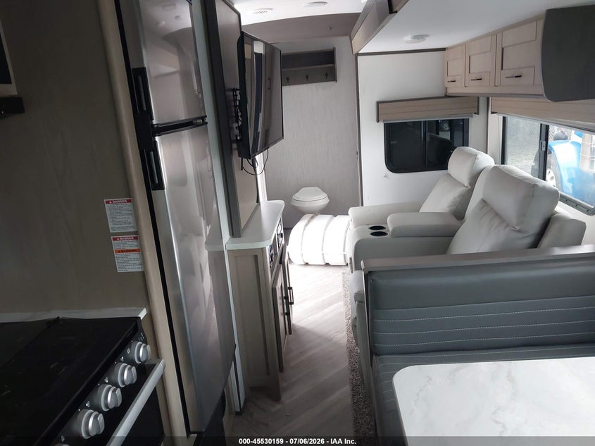 2021 CRUISER SHADOW CRUISER 260RBS TRAVEL TRAILER auction photo 5