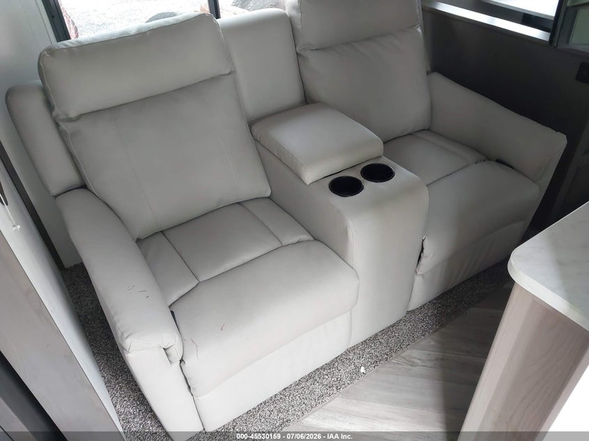 2021 CRUISER SHADOW CRUISER 260RBS TRAVEL TRAILER auction photo 8
