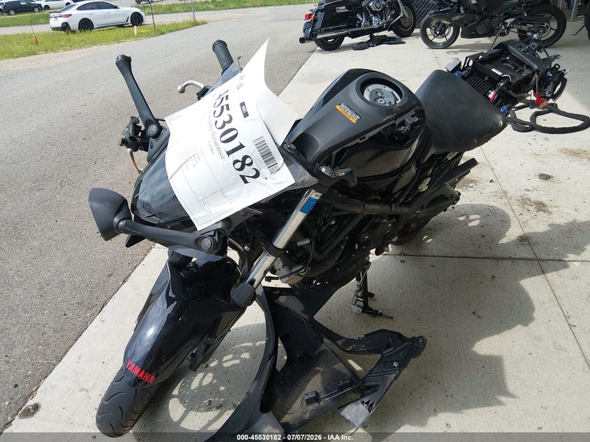 2015 YAMAHA YZFR3 auction photo 2