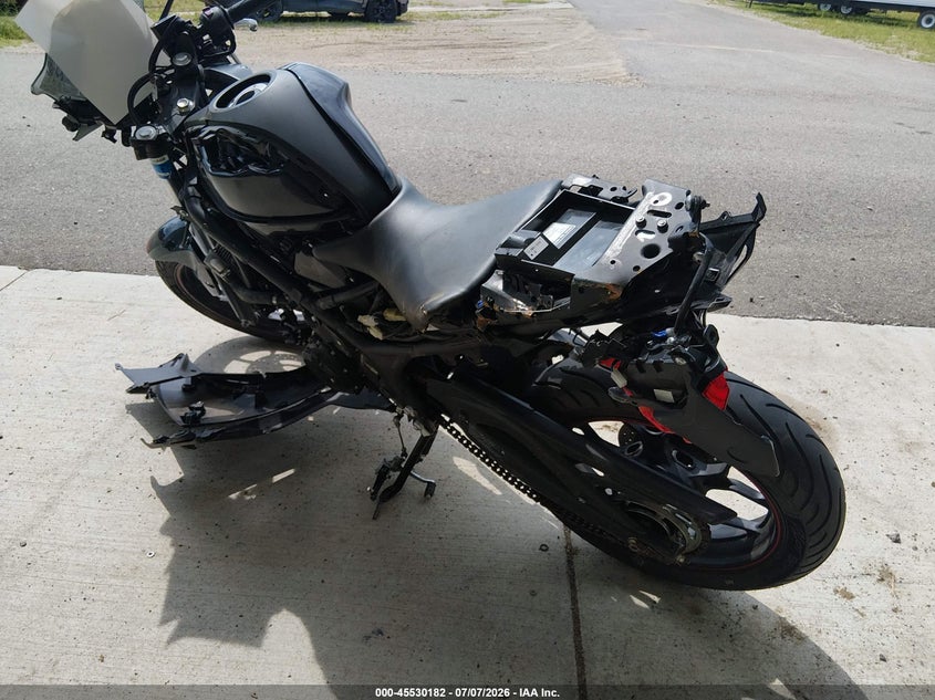 2015 YAMAHA YZFR3 auction photo 3