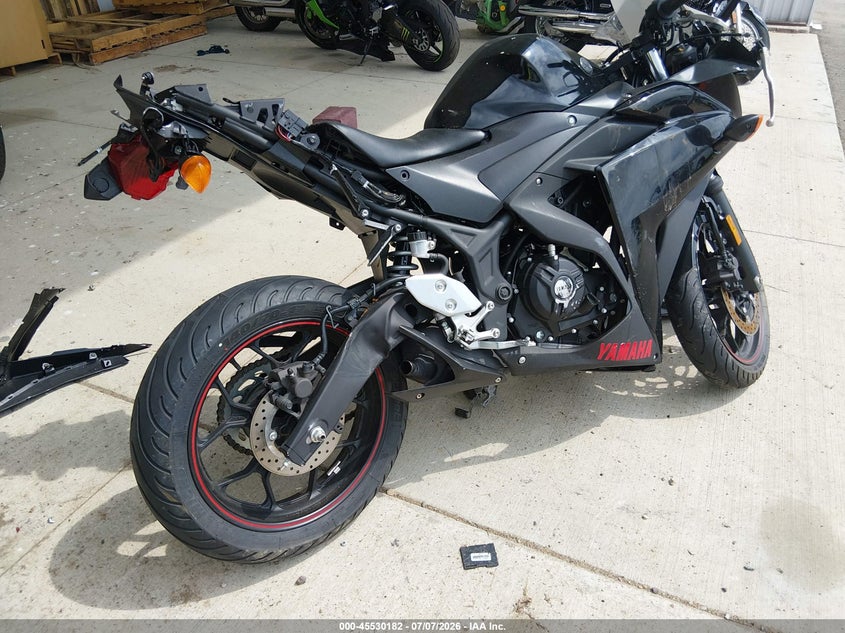 2015 YAMAHA YZFR3 auction photo 4