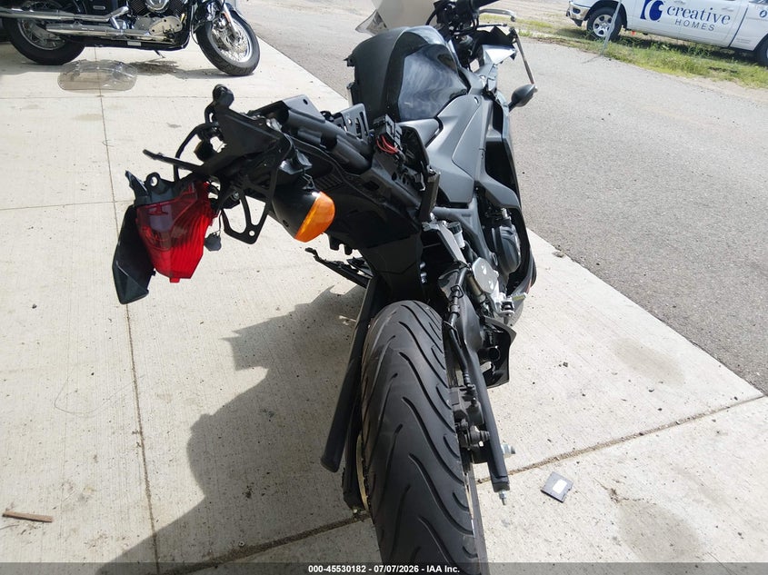 2015 YAMAHA YZFR3 auction photo 6