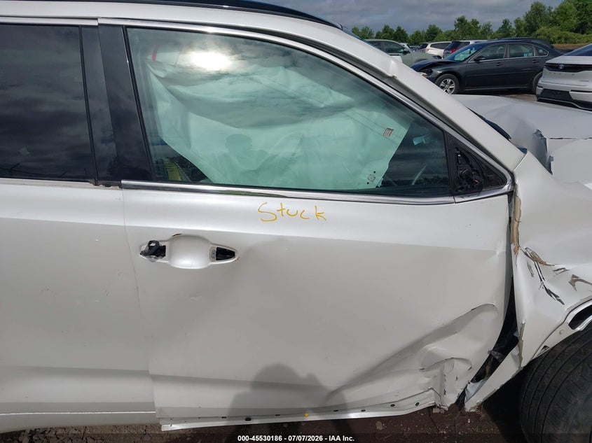 2017 TOYOTA HIGHLANDER auction photo 5