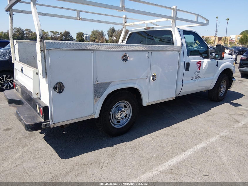2013 FORD SUPER DUTY F-250 SRW auction photo 4