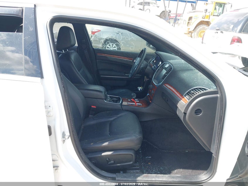 2014 CHRYSLER 300 auction photo 5