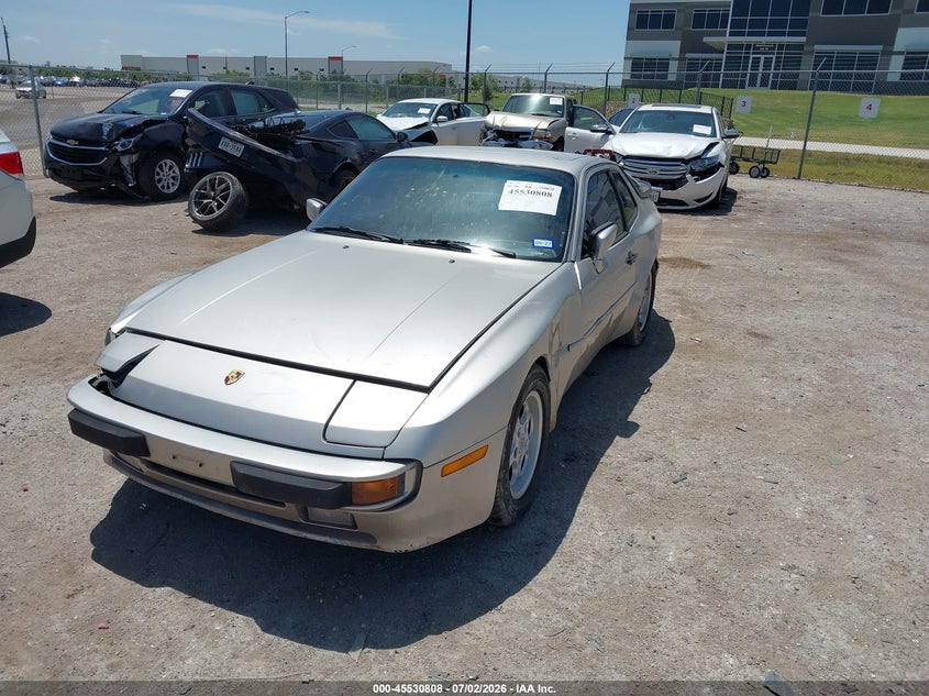 1986 PORSCHE 944 auction photo 2