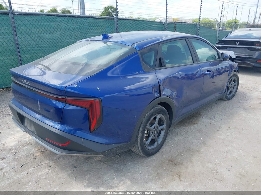 Vin: 3kpft4de9se032888, lot: 46029077, kia k4 lxs 20254