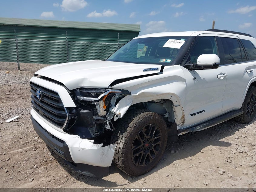 2024 TOYOTA SEQUOIA auction photo 6
