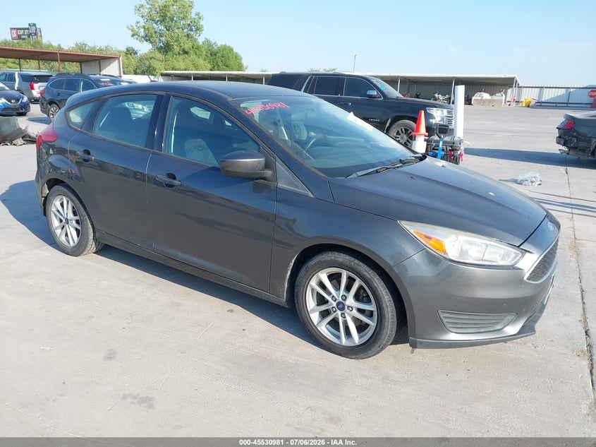 Vin: 1fadp3k26jl326369, lot: 46029225, ford focus se 2018 img_1