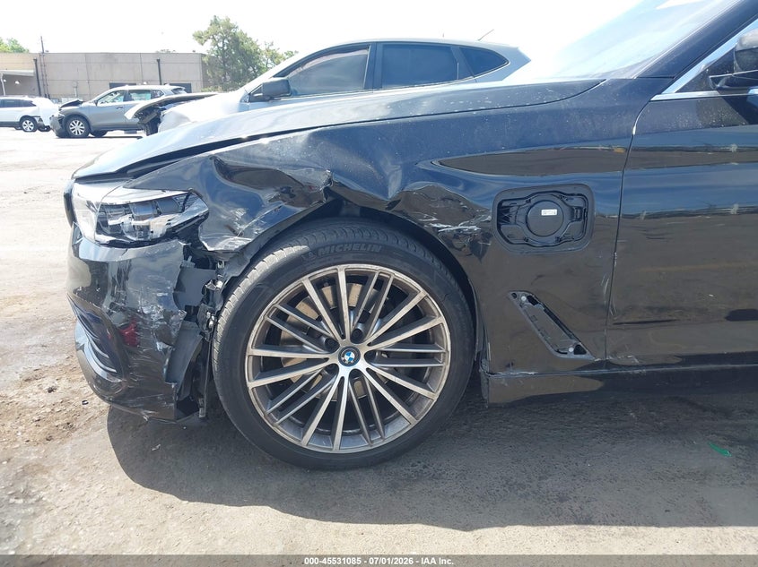VIN: WBAJA9C5XKB254655 2019 BMW 530E IPERFORMANCE