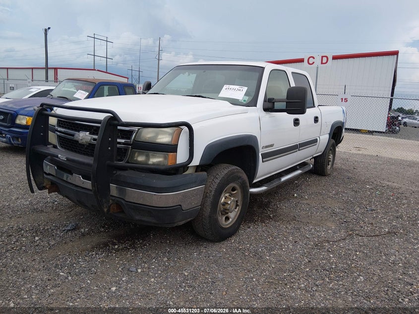 2003 CHEVROLET SILVERADO 2500HD auction photo 2