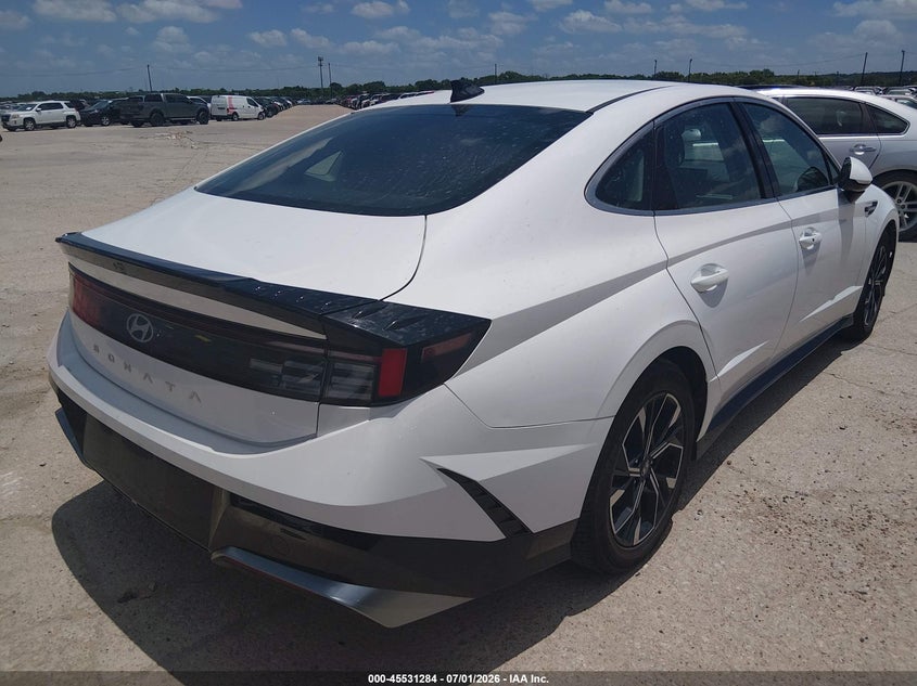 2024 HYUNDAI SONATA auction photo 4