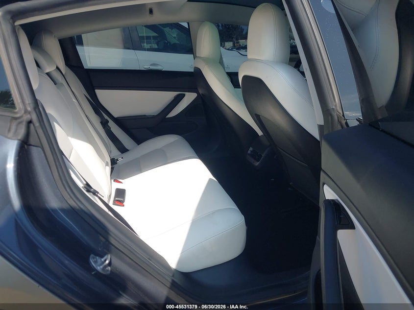 AtlanticExpress - Tesla Model 3