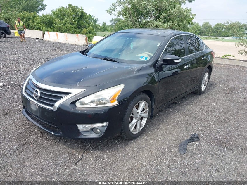 2013 Nissan Altima, Normal Wear & Tear, IAAI, VIN 1N4AL3AP9DC225522 — photo 2