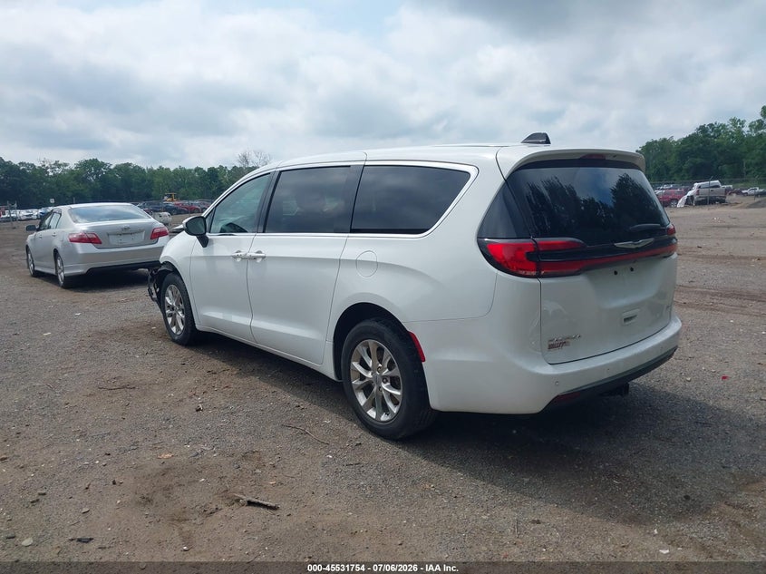 2023 CHRYSLER PACIFICA auction photo 3
