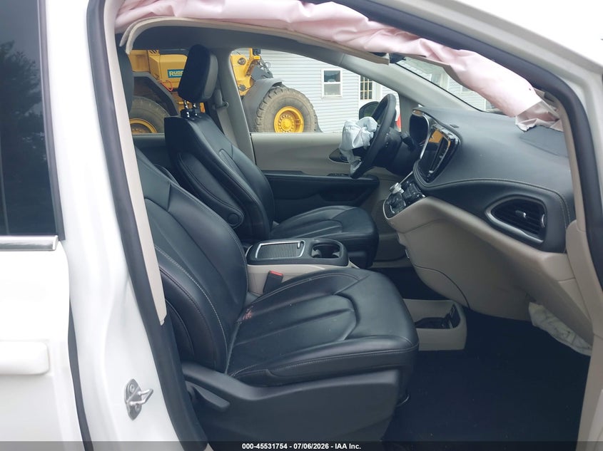 2023 CHRYSLER PACIFICA auction photo 5