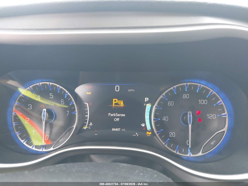 2023 CHRYSLER PACIFICA auction photo 7