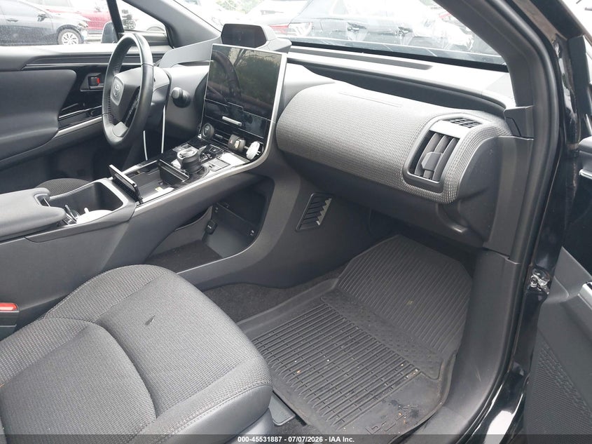 2023 TOYOTA BZ4X auction photo 5