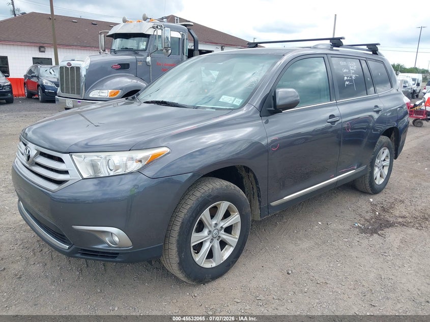 Vin: 5tdbk3eh9ds223854, lot: 46030309, toyota highlander base plus v6 20132