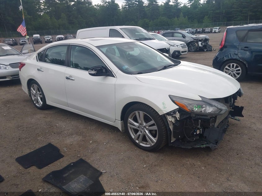2017 NISSAN ALTIMA auction photo 1