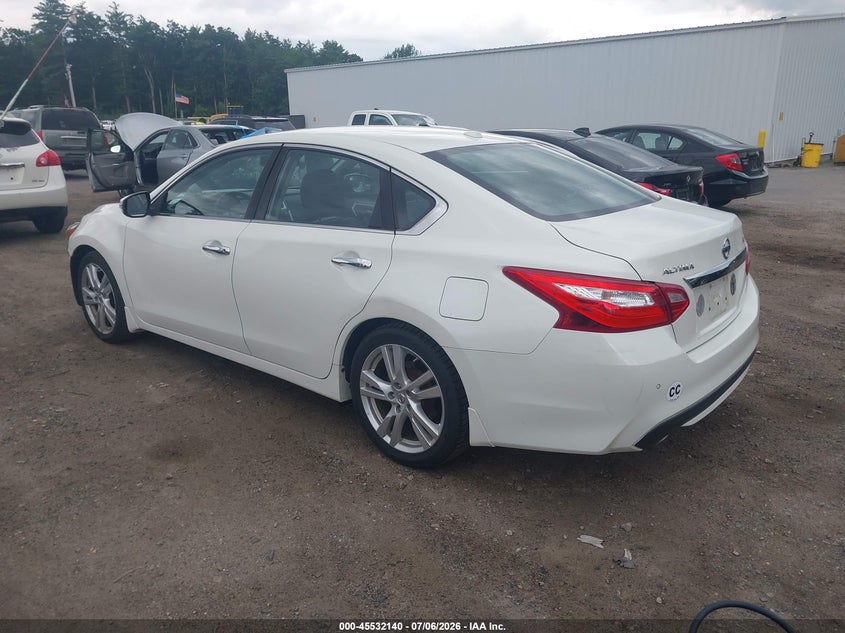 2017 NISSAN ALTIMA auction photo 3