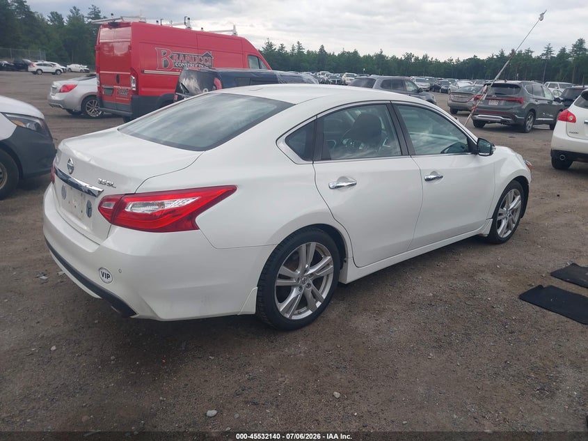 2017 NISSAN ALTIMA auction photo 4