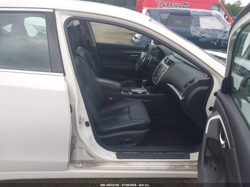 2017 NISSAN ALTIMA auction photo 5