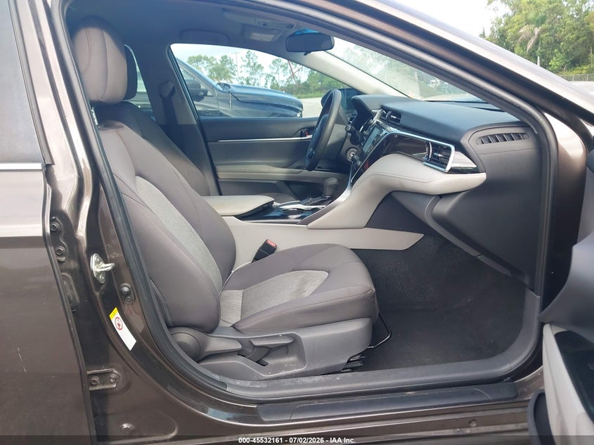 2018 TOYOTA CAMRY auction photo 5