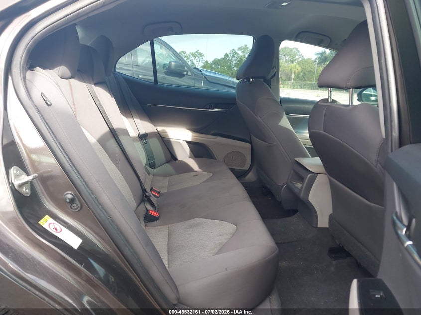 2018 TOYOTA CAMRY auction photo 8