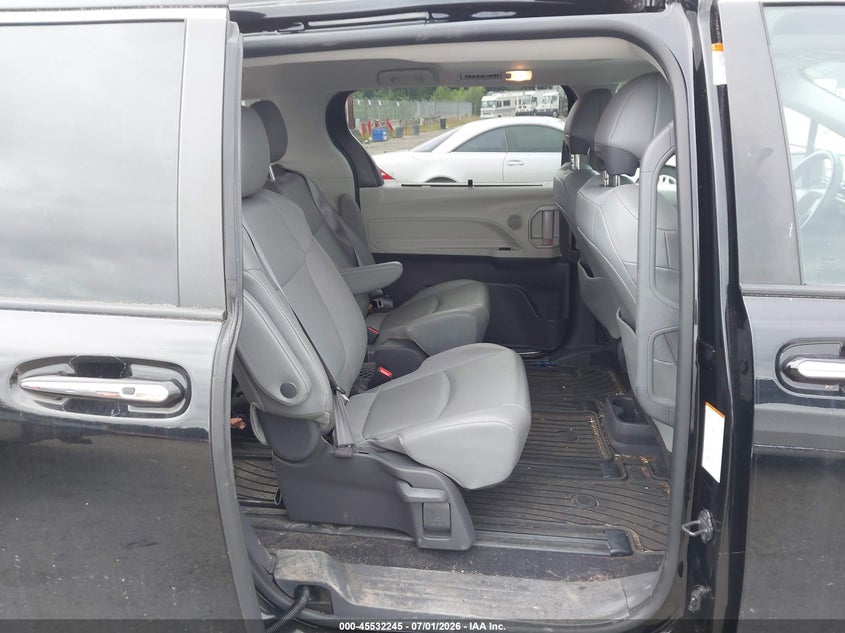 AtlanticExpress - Toyota Sienna