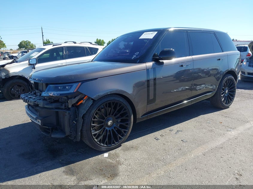 2023 LAND ROVER RANGE ROVER auction photo 2