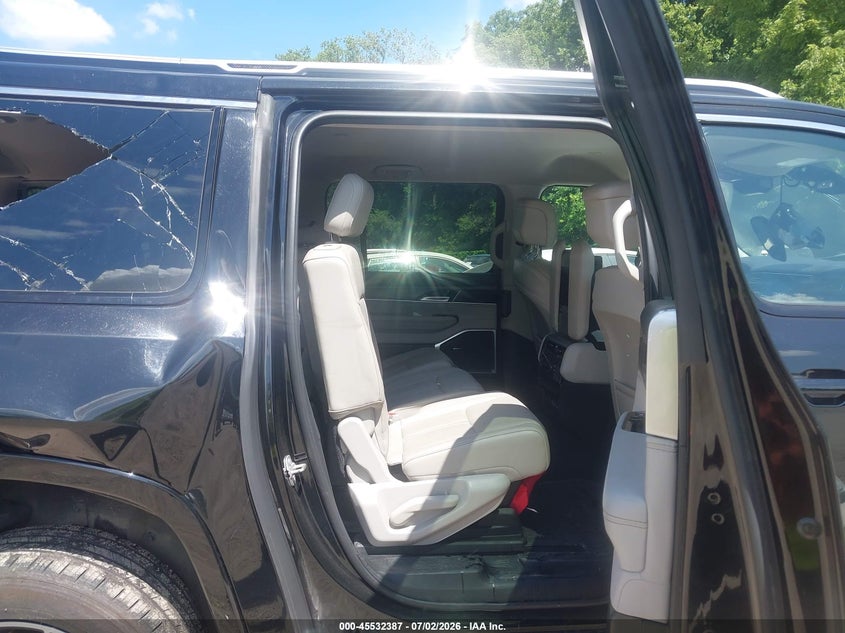 2024 JEEP WAGONEER L auction photo 8
