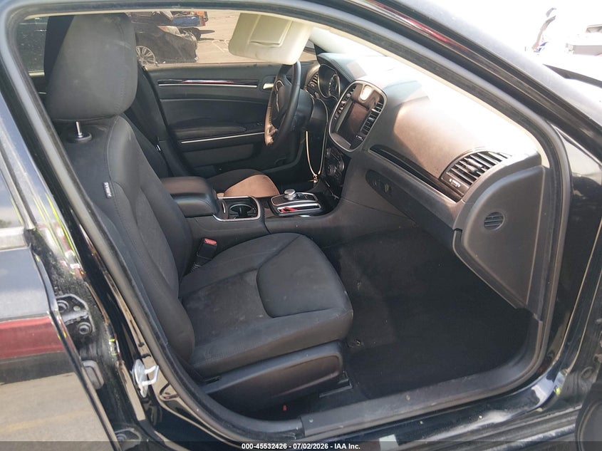 2023 CHRYSLER 300 auction photo 5